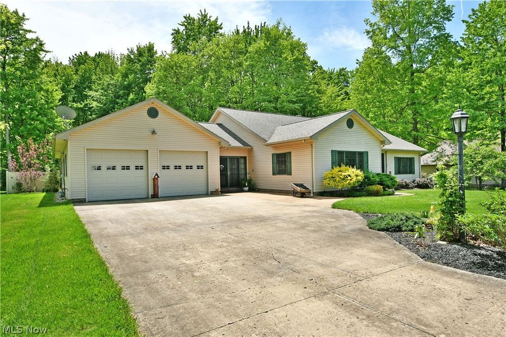 Photo of 4955 Turkey Run Road, Vienna, OH 44473 (MLS # 5212536)