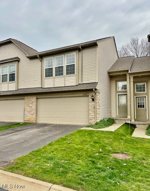 Impressive townhome available for rent in desirable Montrose Park! Through the front entrance you'll be greeted with soaring ceilings and windows that flood the home with plenty of natural light. Spacious great room offers a gas fireplace and open concept living with the adjoining dining area and fully applianced kitchen. Off the garage, you'll find a convenient half bath and huge storage space. Upstairs are 2 generously sized bedrooms. The primary suite boasts a walk in closet and en suite bath with double vanities. Down the hall is a cozy loft area, 2nd floor laundry a lovely guest bath as well as the spacious second bedroom with double closets. Charming private patio space and 2 car attached garage complete this wonderful home. The entire condo has brand new paint and will be getting new carpet throughout! Copley Fairlawn Schools! HOA fee included in rent, and owner may consider pets on a case by case basis for well qualified applicants with an additional monthly pet rent.Dont miss this one! All adult occupants must apply online-Rental Qualification Checklist:
-Credit score: 600+
-No recent bankruptcy.
-No eviction history & no criminal history (involving sex, drugs or violence)
-Stable employment (must provide current pay stubs)
-Monthly gross income must be at least 2.5 X Monthly Rent
-First months rent, security deposit, renters insurance, and transferred utilities required prior to move in.
-If you like the property and wish to apply it is a $50 app fee per adult occupant.
