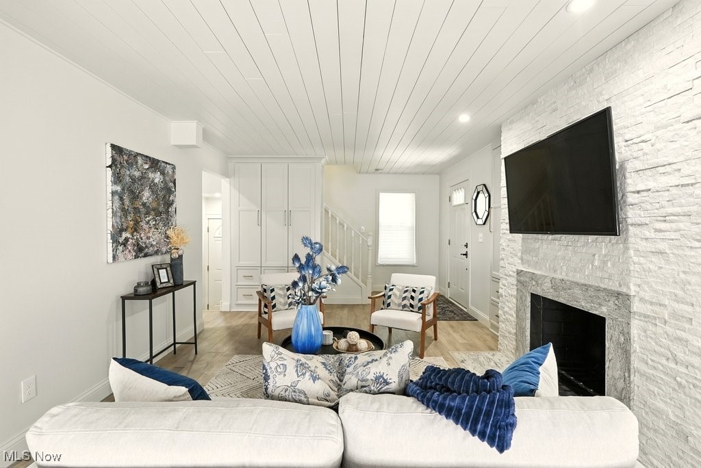 Bedford, Ohio 44146, United States, 3 Bedrooms Bedrooms, ,1 BathroomBathrooms,Residential,Contingent,201769