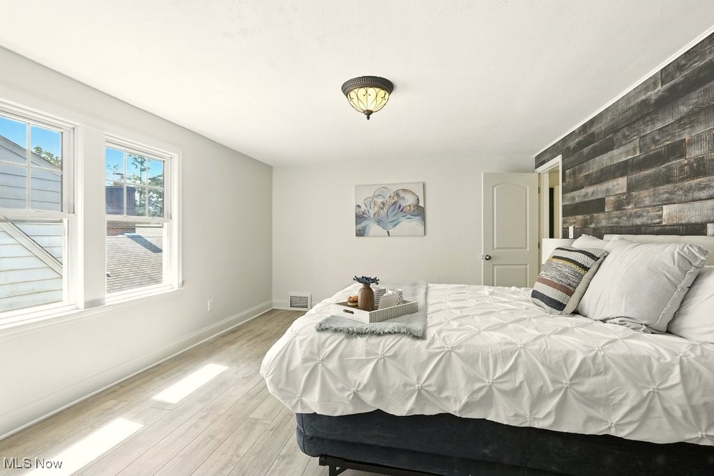 Bedford, Ohio 44146, United States, 3 Bedrooms Bedrooms, ,1 BathroomBathrooms,Residential,Contingent,201769