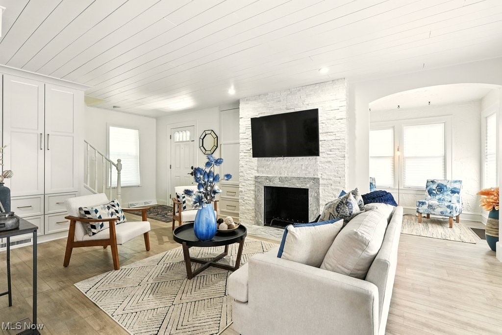 Bedford, Ohio 44146, United States, 3 Bedrooms Bedrooms, ,1 BathroomBathrooms,Residential,Contingent,201769