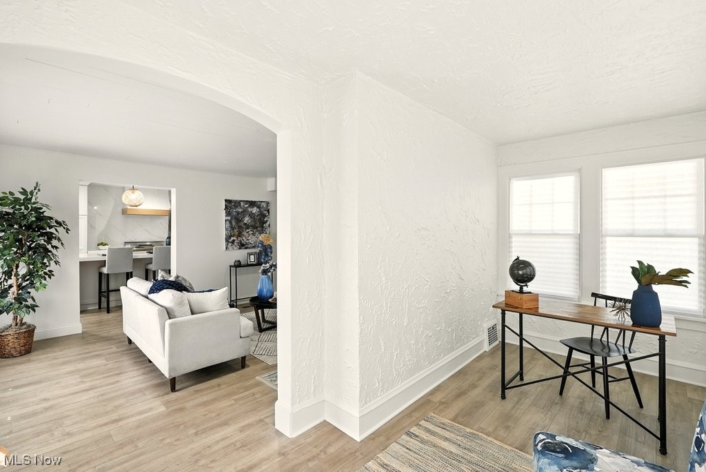 Bedford, Ohio 44146, United States, 3 Bedrooms Bedrooms, ,1 BathroomBathrooms,Residential,Contingent,201769