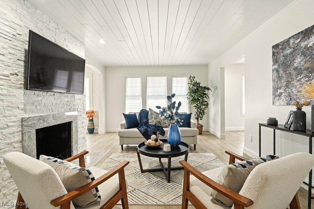 Bedford, Ohio 44146, United States, 3 Bedrooms Bedrooms, ,1 BathroomBathrooms,Residential,Contingent,201769