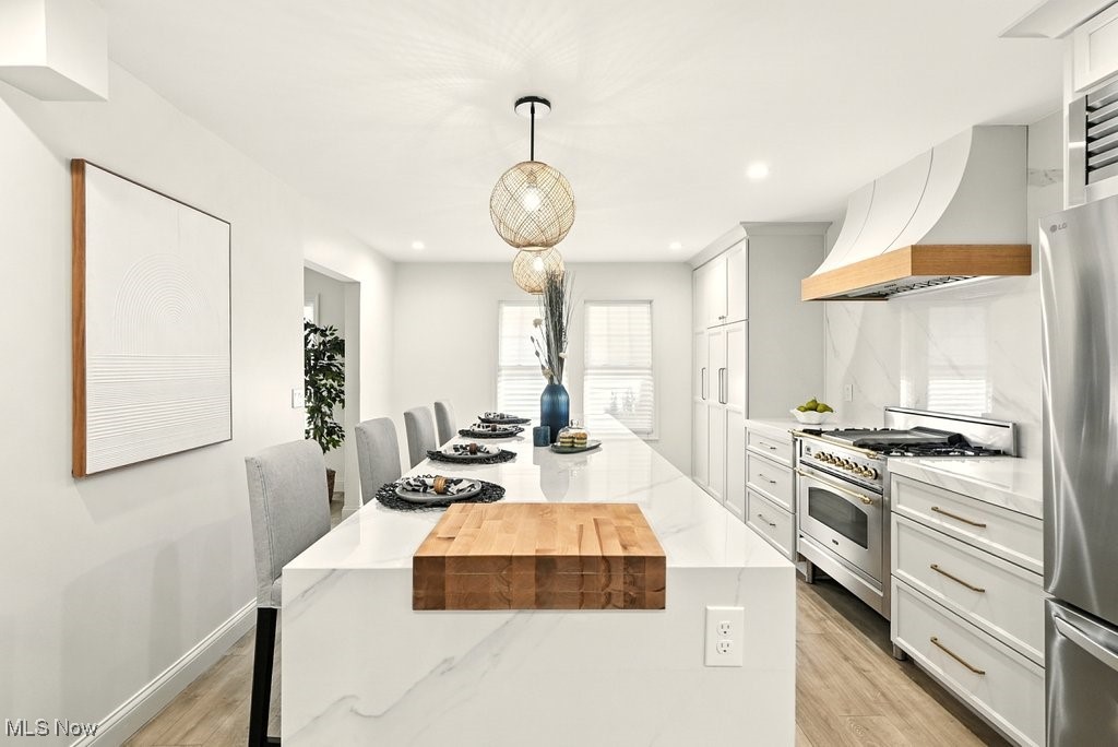 Bedford, Ohio 44146, United States, 3 Bedrooms Bedrooms, ,1 BathroomBathrooms,Residential,Contingent,201769