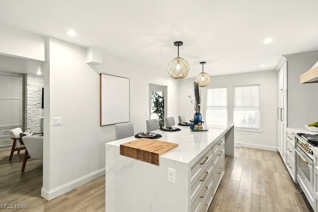 Bedford, Ohio 44146, United States, 3 Bedrooms Bedrooms, ,1 BathroomBathrooms,Residential,Contingent,201769