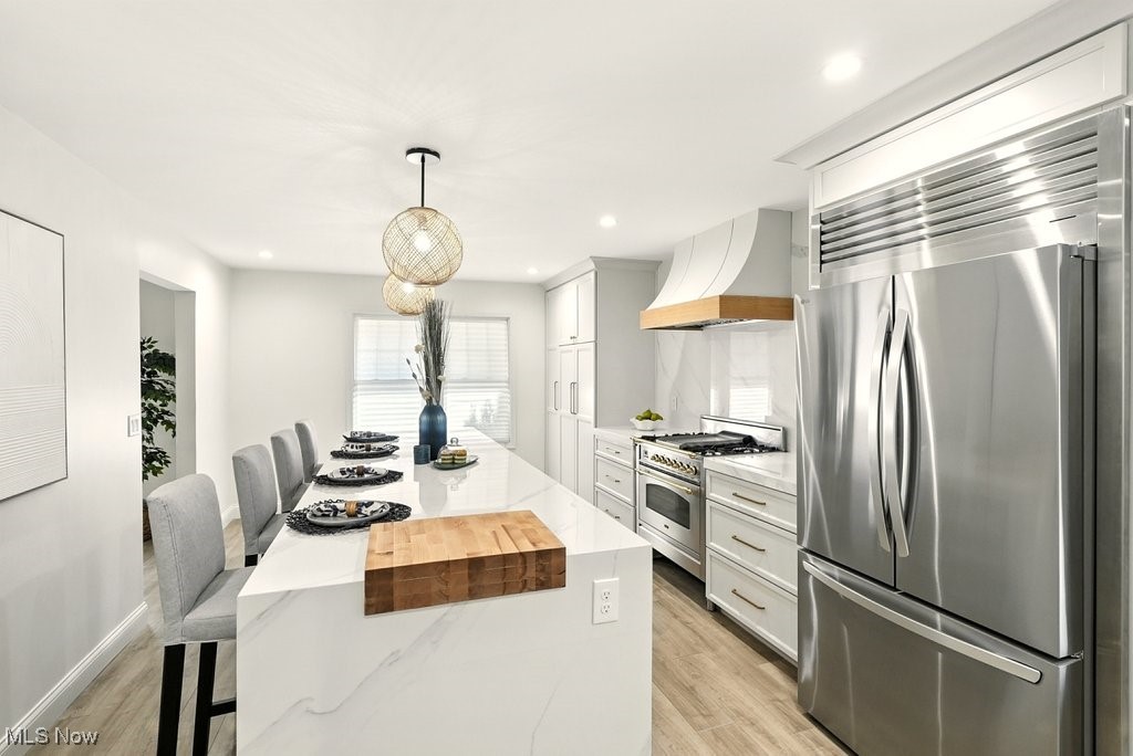 Bedford, Ohio 44146, United States, 3 Bedrooms Bedrooms, ,1 BathroomBathrooms,Residential,Contingent,201769