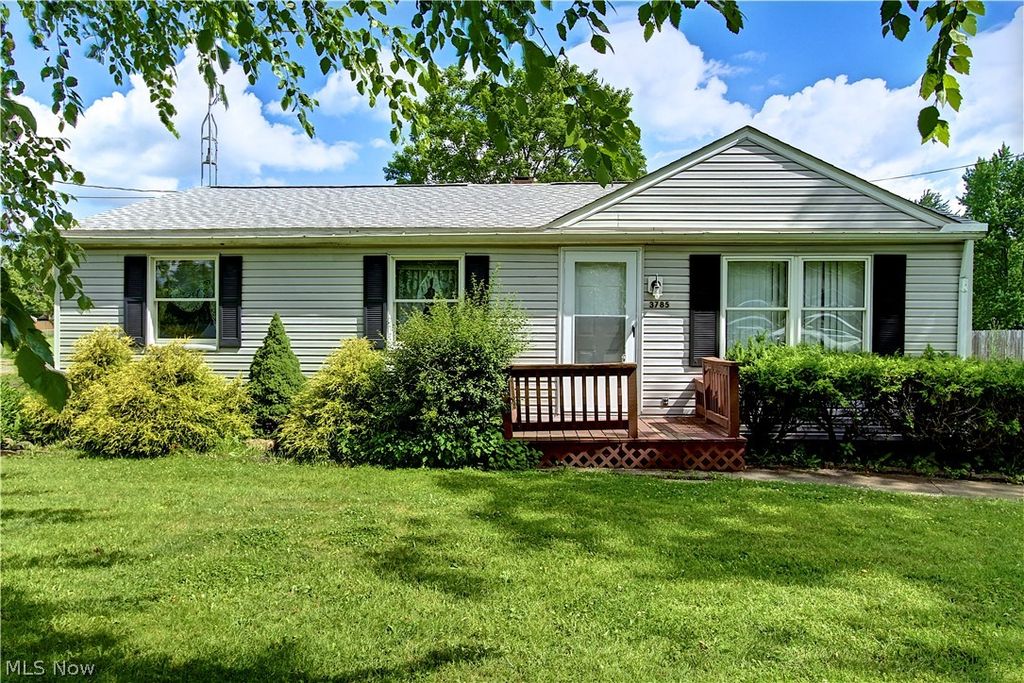 Photo of 3785 Sanford Drive, Brunswick, OH 44212 (MLS # 5220346)