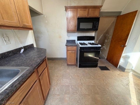 Tiny photo for 432 Mussey Avenue, Elyria, OH 44035 (MLS # 5255466)