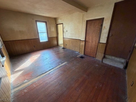 Tiny photo for 432 Mussey Avenue, Elyria, OH 44035 (MLS # 5255466)
