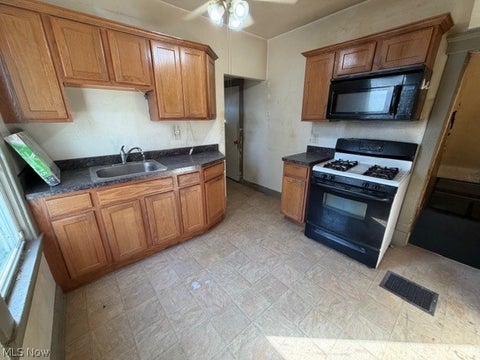 Tiny photo for 432 Mussey Avenue, Elyria, OH 44035 (MLS # 5255466)