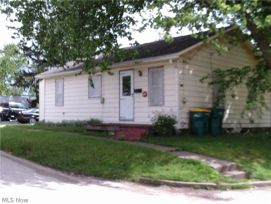 Investors Take Note ... Clean Metro Tenant In Place ... Total Rent $500/Month ... 1 Year Old High Efficiency Gas Furnace ... 14 Month Old Water Heater