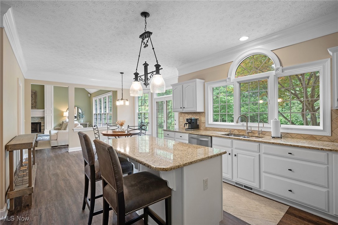553 Parkside Drive