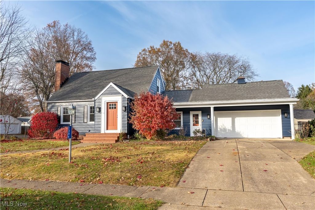 Photo of 1306 Taggart Street NW, Massillon, OH 44646 (MLS # 5173541)