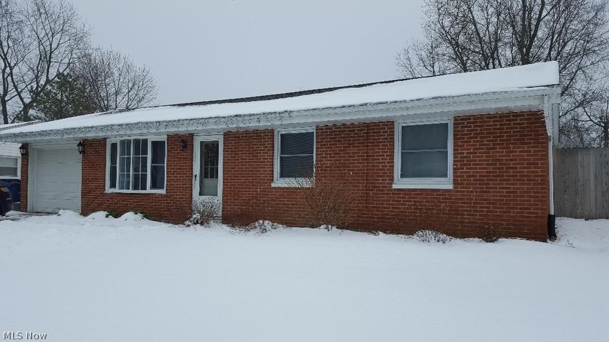 Mint brick ranch!  3 bedroom 1.5 bath home ready for you to move into!  You'll love the huge back yard, the low maintenance of a brick home and the low utility bills!  Close to schools, downtown and I-90!