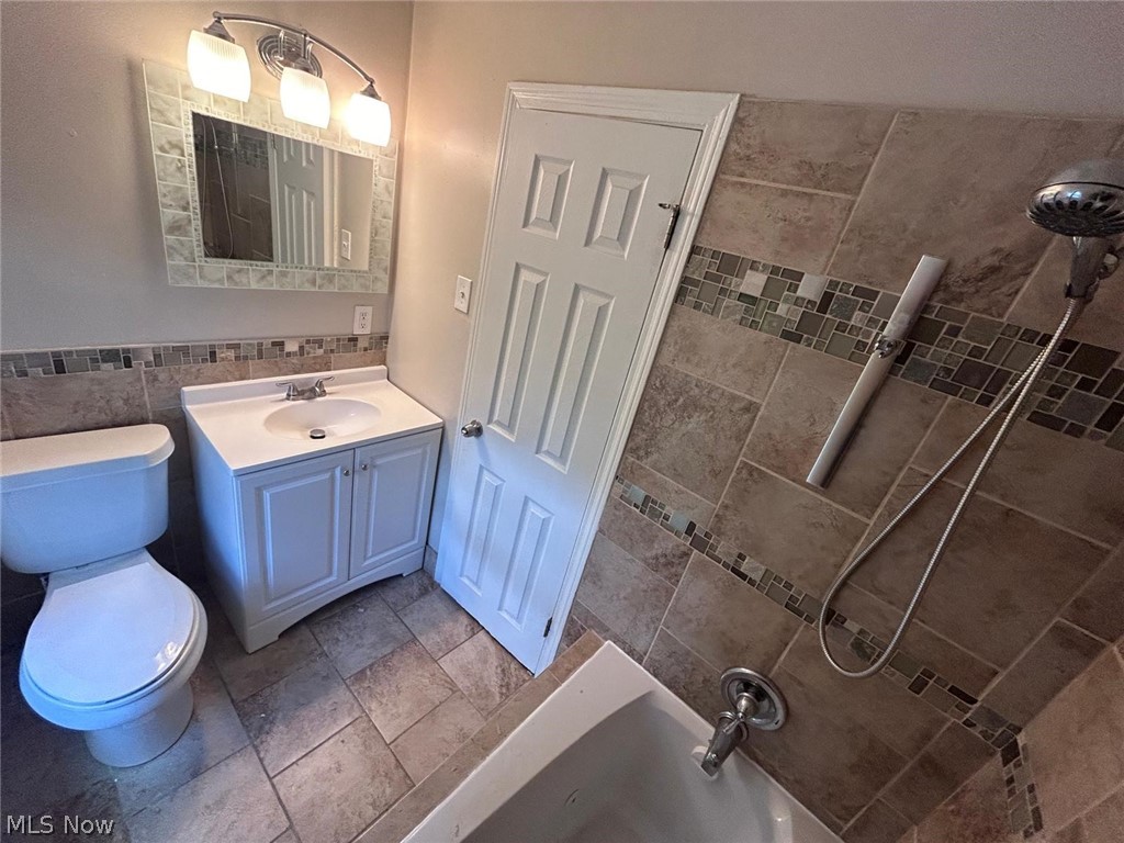 Van Sweringen Cos 29 - Residential Lease