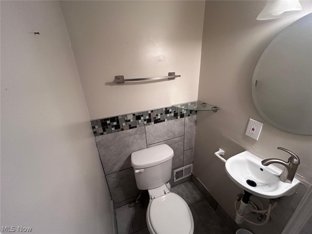 Van Sweringen Cos 29 - Residential Lease