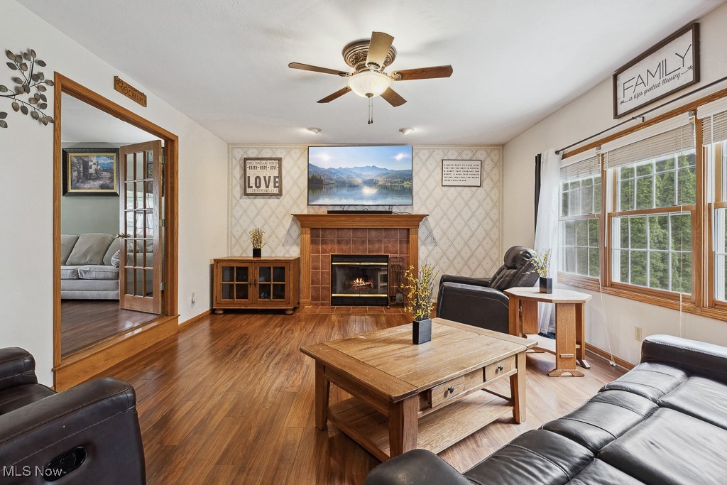 3106 Snowgoose Lane, Akron, Ohio image 10