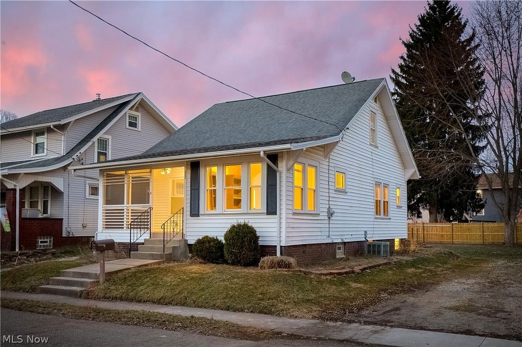 Photo of 230 Superior Street, Louisville, OH 44641 (MLS # 5189980)