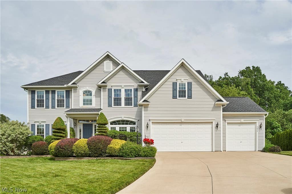 Photo of 4824 Remmington Avenue, Copley, OH 44321 (MLS # 5217148)
