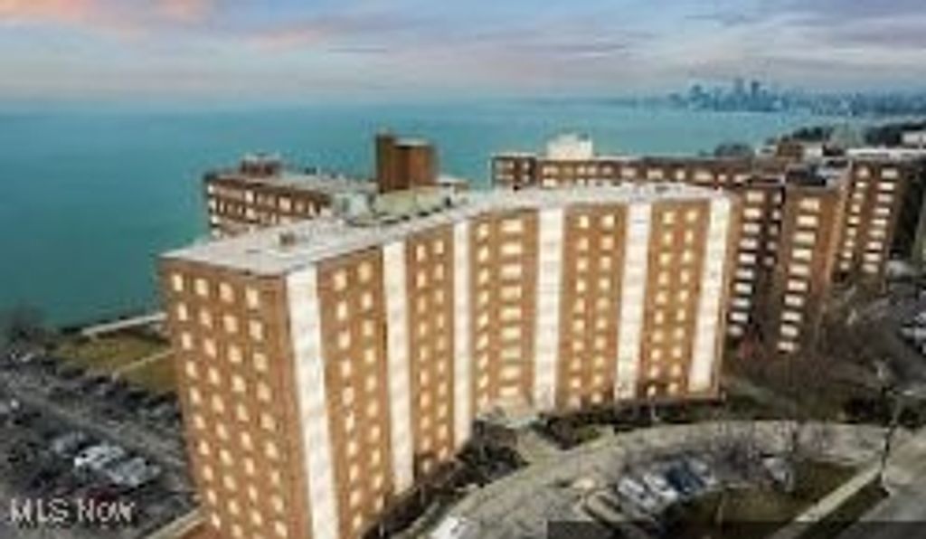 Photo of 11850 Edgewater Drive #114, Lakewood, OH 44107 (MLS # 5184542)