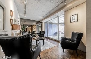 Lake House - Residential