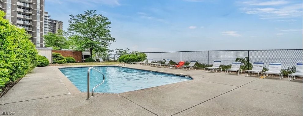 Lake House - Residential