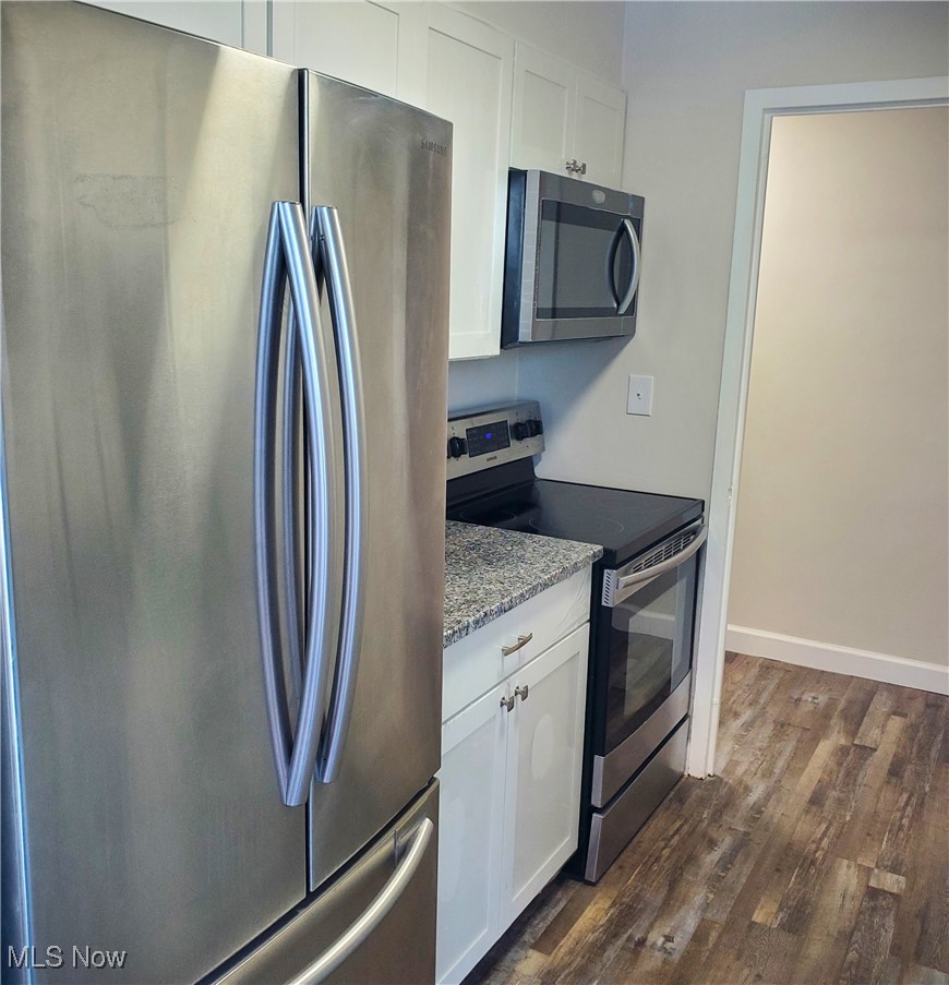 Lake House - Residential