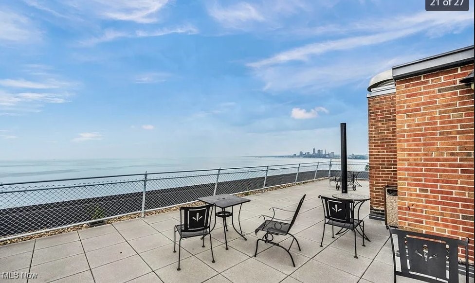 Lake House - Residential