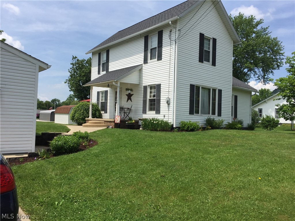 Welcome to this charming Brewster home, just a quick walk to Fairless High School. This home features a nice size lot with a 1,125 SQFT garage for all your storage or toys! Schedule your appointment today, this won't last long!!
Updates include:
A/C, Furnance and Thermostat, 2017
New Bathroom flooring, 2020.
New sewer lines to the street, 2014.
Added a second electric box to the garage in 2018.