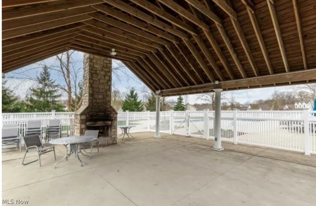 Macintosh Farms Condo Ph 17#1 - Residential