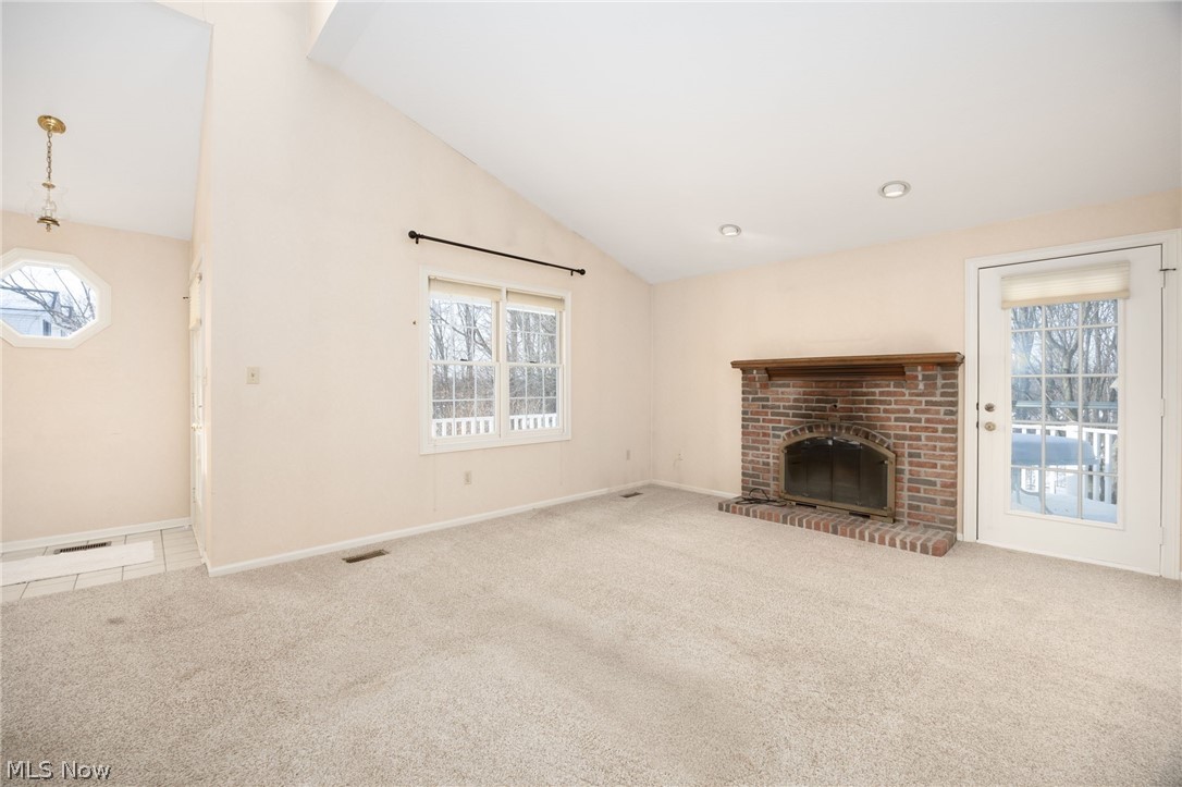 Macintosh Farms Condo Ph 17#1 - Residential