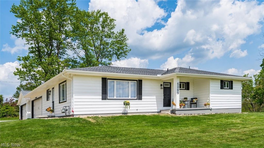 Photo of 4305 Boggs Road, Zanesville, OH 43701 (MLS # 5204484)