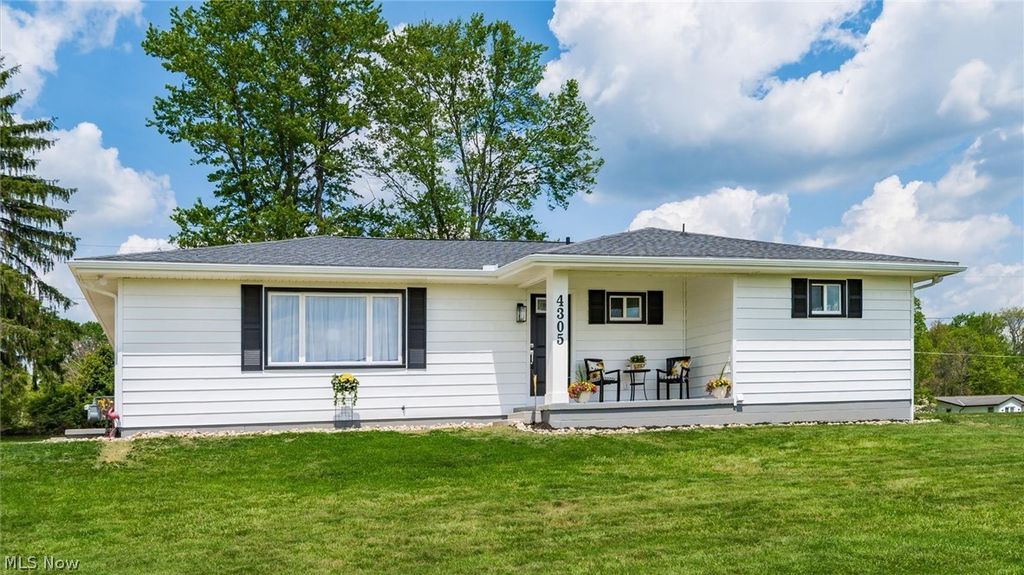 Photo of 4305 Boggs Road, Zanesville, OH 43701 (MLS # 5204484)
