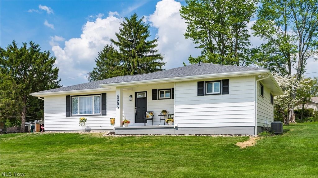 Photo of 4305 Boggs Road, Zanesville, OH 43701 (MLS # 5204484)