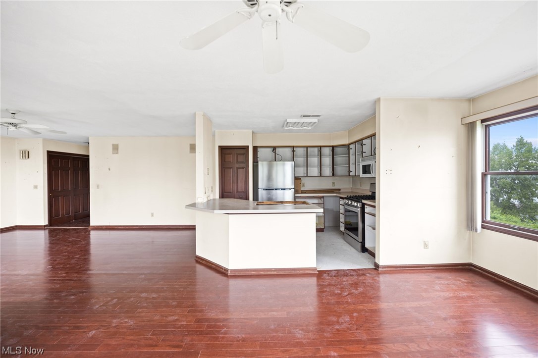 Harbortowne Point Condo - Residential