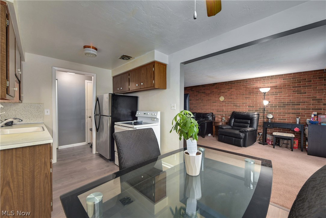 Country Club Condo - Residential