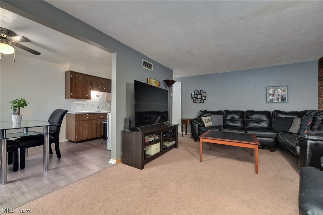 Country Club Condo - Residential