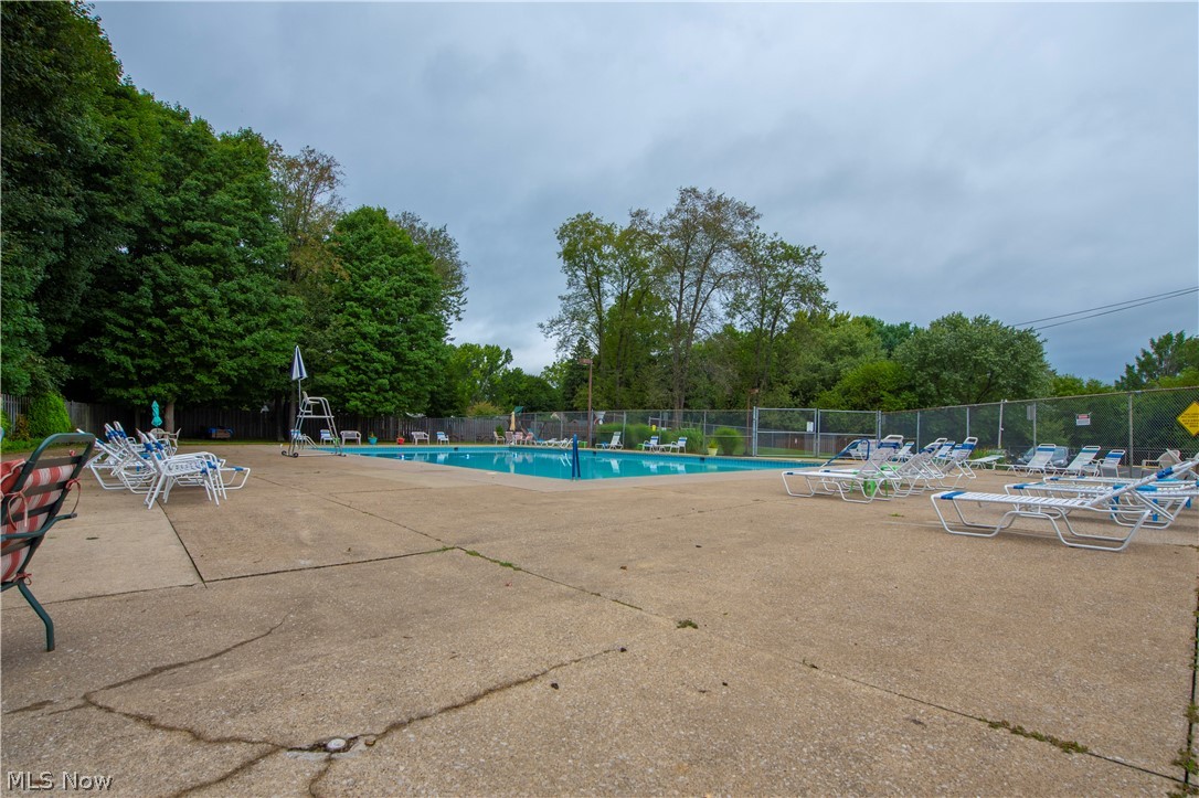 Country Club Condo - Residential