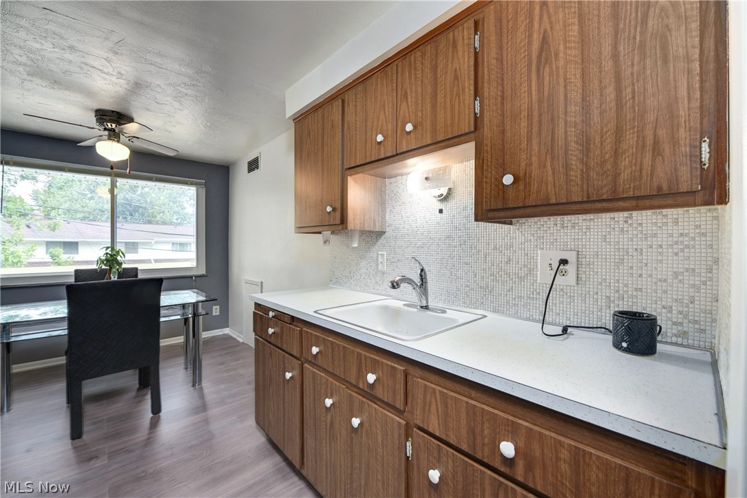 Country Club Condo - Residential