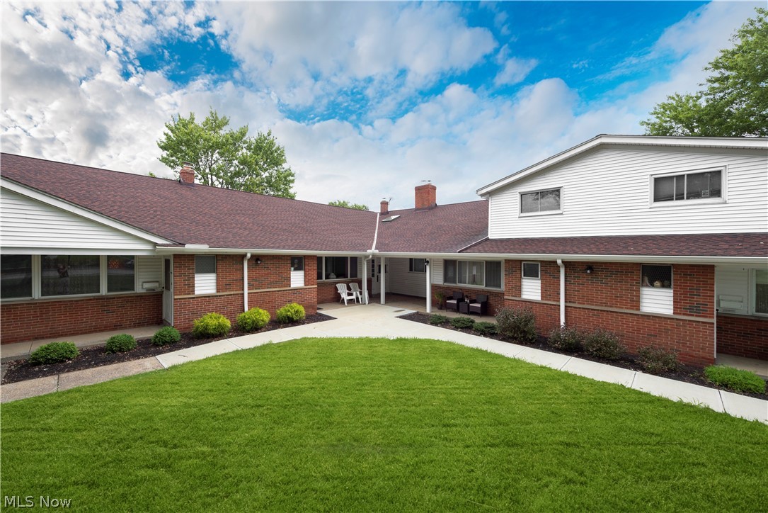 Country Club Condo - Residential