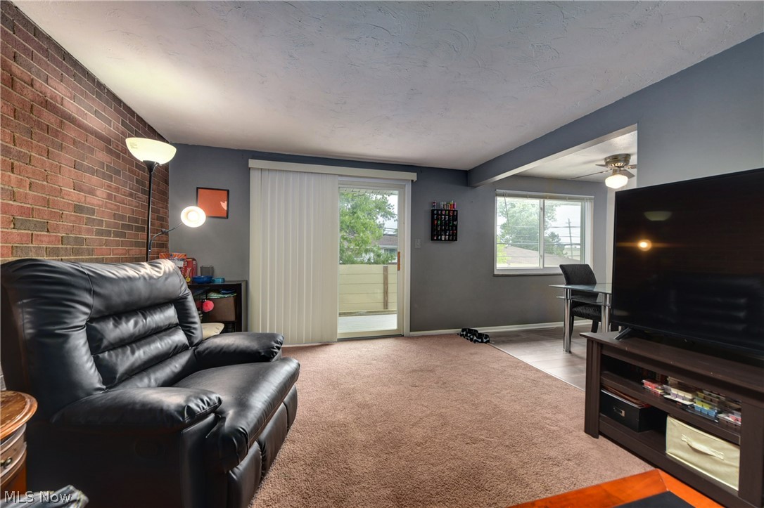 Country Club Condo - Residential