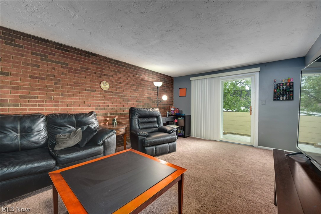 Country Club Condo - Residential