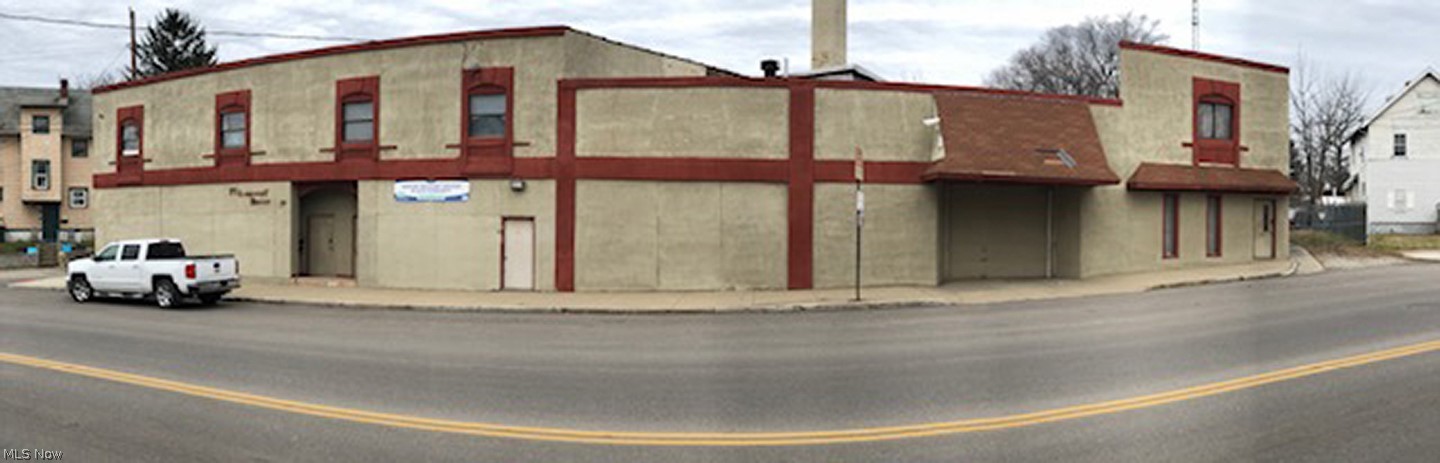 13,000+ SF Warehouse & Offices – Sold As 1 Unit - Fenced Back Lot – Near I-77/I-76 Interchange - Akron, OH – Summit Co. - All sells on location:
TUESDAY – APRIL 16, 2019 – 1:00 PM. Real Estate features a brick & stucco warehouse & offices. Approx. 13,450 SF total with fenced lot in the back. Multiple front entries plus overhead front-loading door. Offices & meeting rooms upstairs. Used previously as outreach center & food pantry. Building open at 12:00 PM auction day for viewing! Come prepared to buy! TERMS ON REAL ESTATE: 20% down auction day, balance due at closing. A 10% buyer’s premium will be added to the highest bid to establish the purchase price, which goes to the seller. Any desired inspections must be made prior to bidding. All information contained herein was derived from sources believed to be correct. Information is believed to be accurate but not guaranteed. AUCTION BY ORDER OF: Summit County Court of Common Pleas Case #2013-10-2796.
