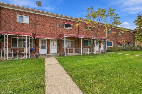 Condo For Sale - 1578 Ridgewick Drive<br/> Wickliffe, OH 44092