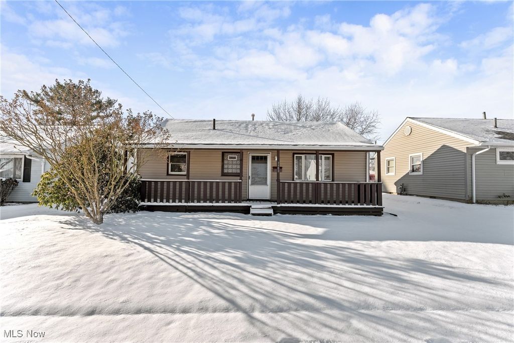 Photo of 2103 Bollinger Avenue NE, Canton, OH 44705 (MLS # 5178916)