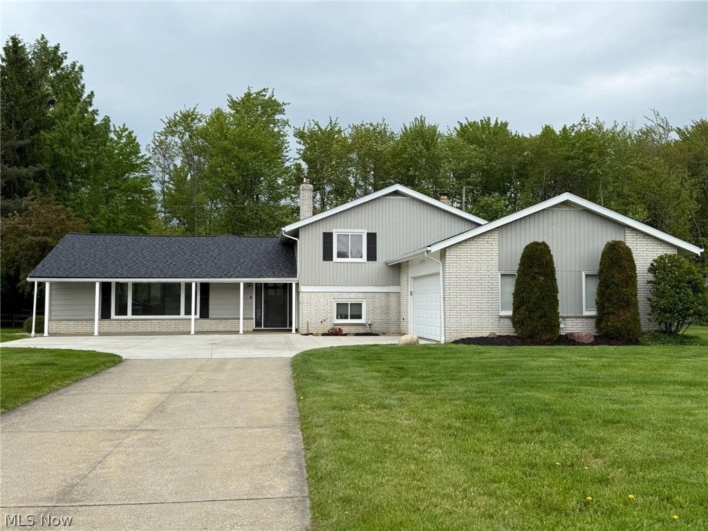 Photo of 6815 Hickory Hill Drive, Mayfield, OH 44143 (MLS # 5212310)