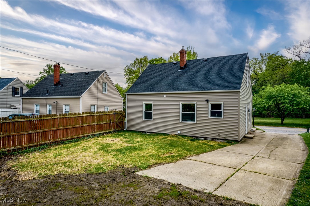 2735 Valley Road, Cuyahoga Falls, Ohio image 43