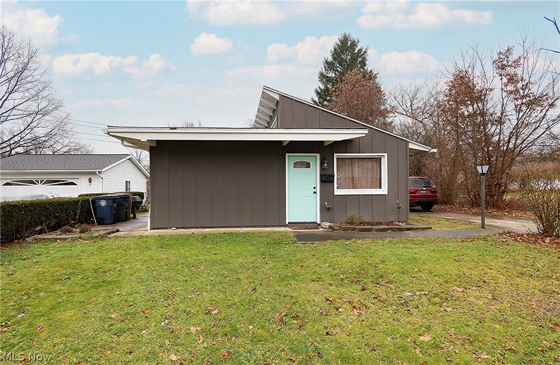 Welcome to 1133 Dover Ave! This completely remodeled 1200 sq. ft. ranch offers a vaulted wood ceiling living room, additional family room, first floor laundry and more! New flooring, windows, lighting and freshly painted walls. The kitchen features new cabinets, glass tile backsplash, counter, faucet and stainless steel dishwasher. Two great sized bedrooms with ample closet space. Laundry area attached to full bath boasting new flooring, vanity, toilet, bathtub and ceramic tile shower. Family room exits to the side patio area with walkway to the garage. Detached oversized 2 car garage with extra storage space. Flat part of roof inspected and repaired 2020. Don't miss your chance to own this home. Schedule your private viewing today!