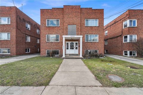 Photo of 5208 Lee Road #3, Maple Heights, OH 44137 (MLS # 5190928)