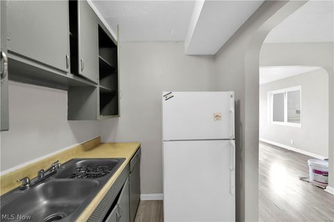 Tiny photo for 5208 Lee Road #3, Maple Heights, OH 44137 (MLS # 5190928)